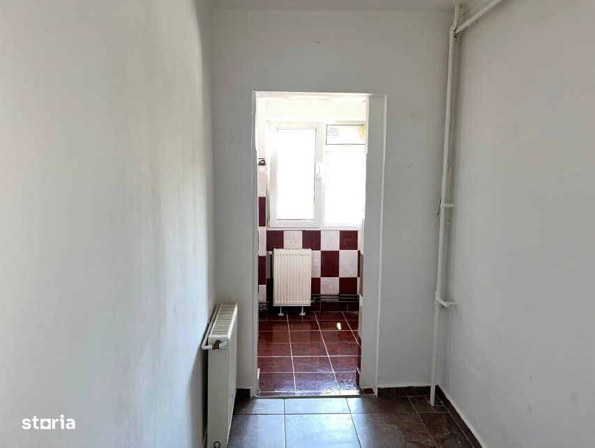 Bucuresti - Liniei, Garsoniera 27 mp - etaj 2