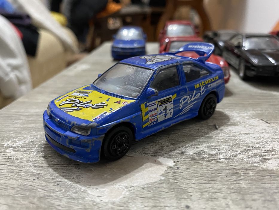 Метални колички Burago Italia/Maisto 1:43