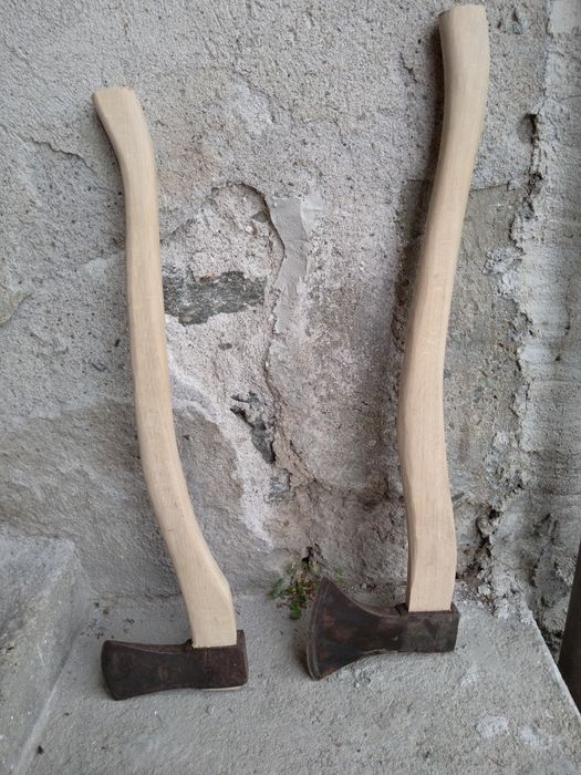 Продавам две големи Френски антикварни брадви 19-ти век Продавам