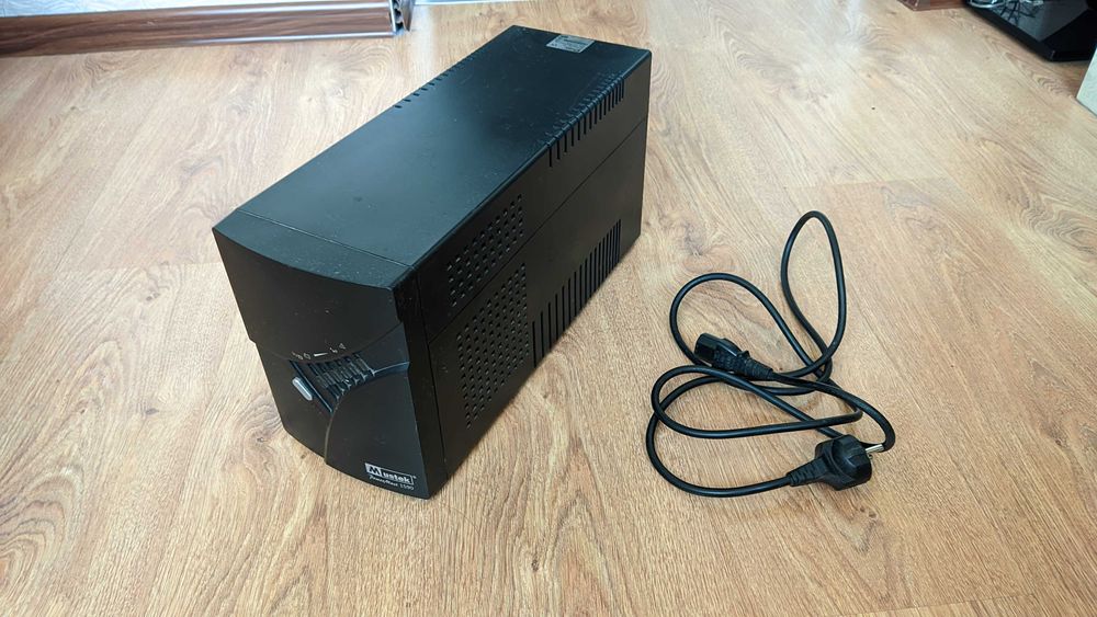 ИБП (UPS) Mustek Powermust 1590 [900W]
