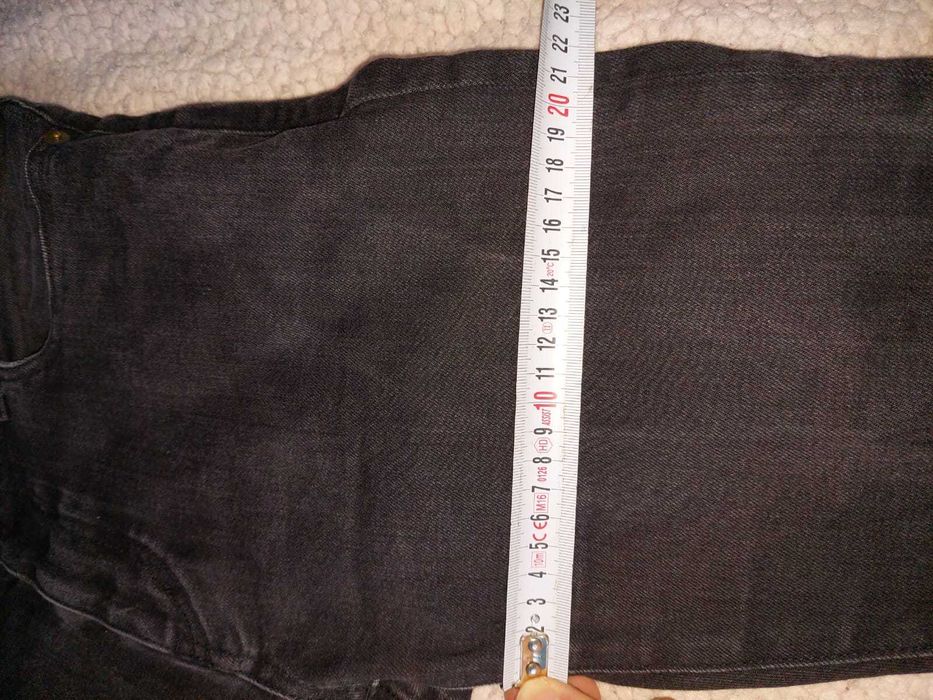 Pantaloni Yves Saint Laurent/bărbați!