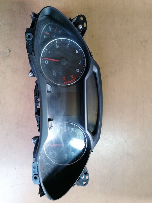 Ceasuri bord Audi A4 b8 motorizare benzină