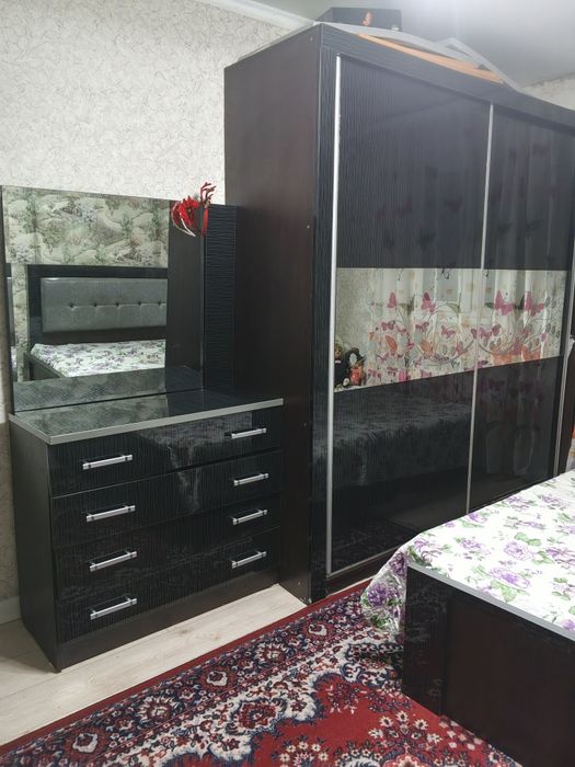 Продам шкаф с кроватью и с космодром б/у