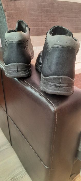 Ghete din piele imblanite usoare comode noi. Doar în Timișoara nu trim