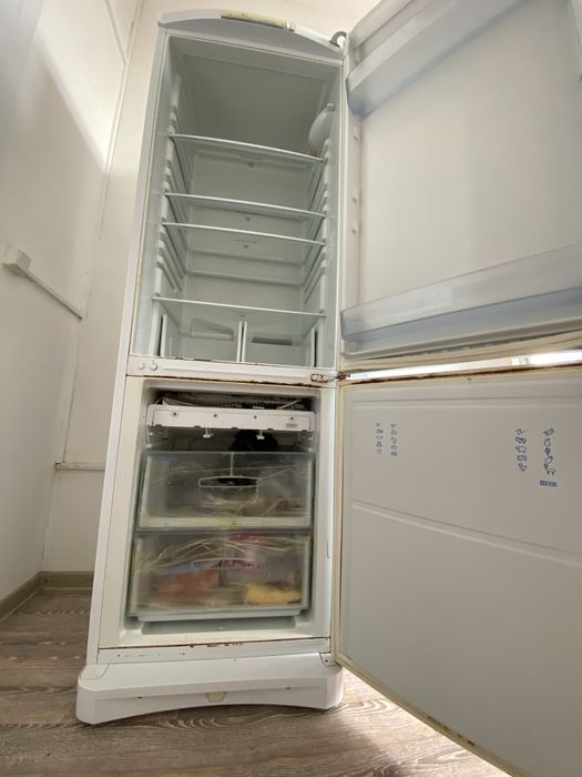 Холодильник INDESIT