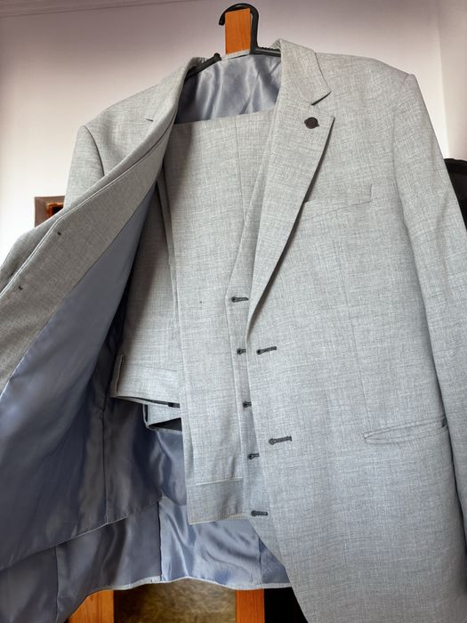 Продается мужской костюм