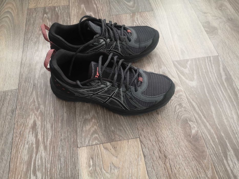 Кроссовки женские Asics