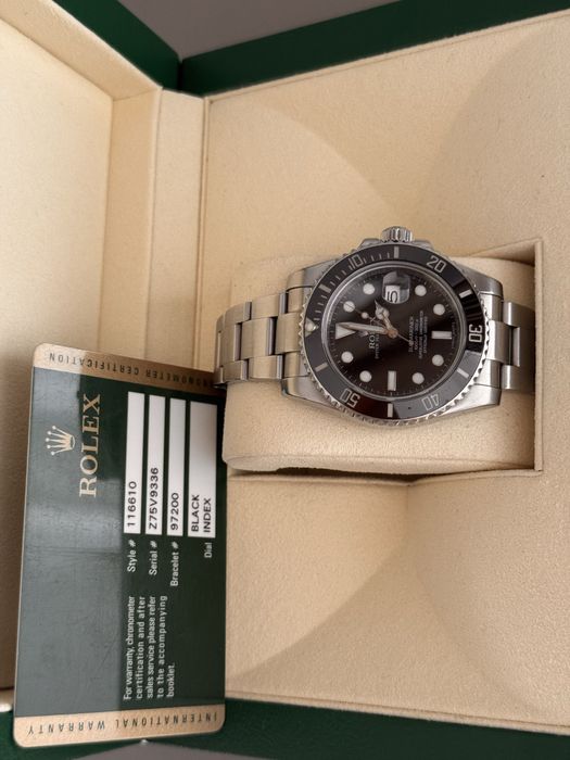 Rolex submariner date 116610  full set bezel ceramic