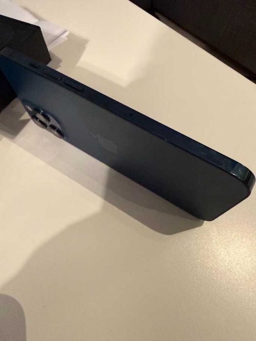 Vând iPhone 12 Pro Max + Apple Watch Series 7