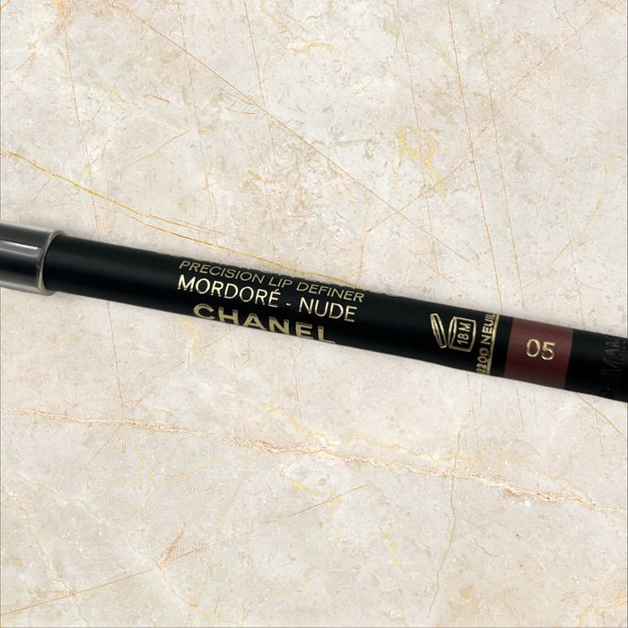 Chanel Le Crayon Levres Longwear Lip Pencil молив за устни