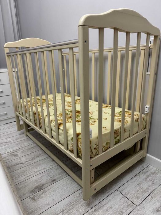 Продаю детскую кроватку