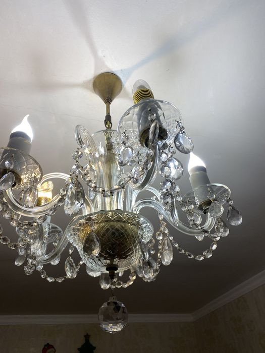 Продам хрустальные люстры 2 шт чехословацкая Прага богема