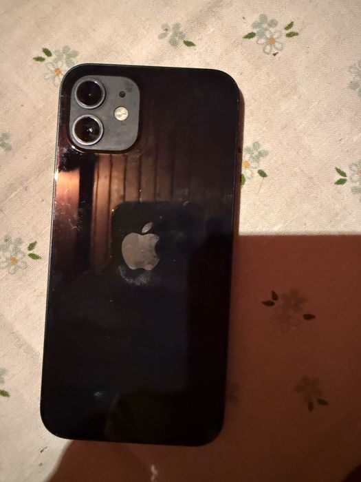 Телефон Iphone 12