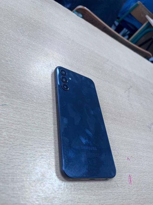 Samsung A24 xotira 6/128  telifon yangidek turpdi 4 oy boldi olingani