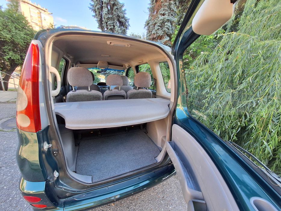 Toyota Yaris Verso 1.3, в движение, 2 комплекта гуми, климатик