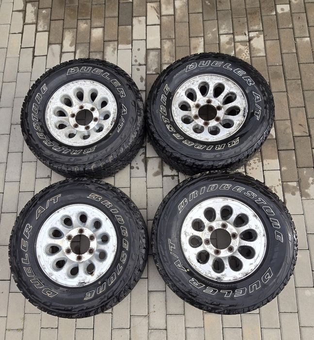 A/T Шины 235/75 R15 на дисках
