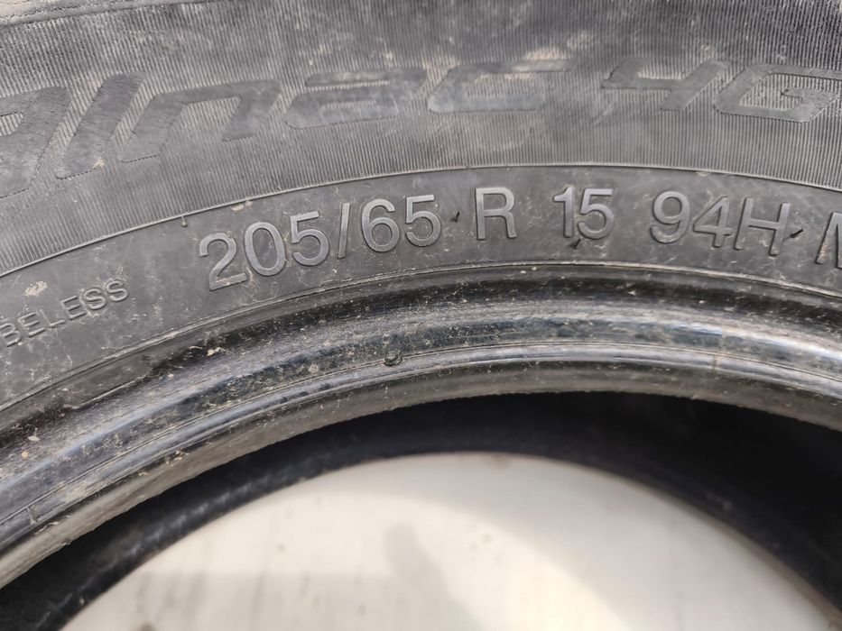 Продам шины пару