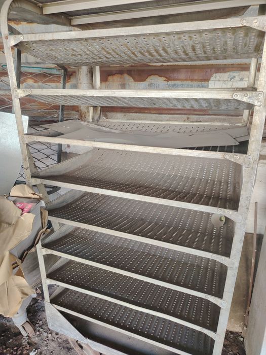 Стеллажи для хлеба. Дежа для тестомеса