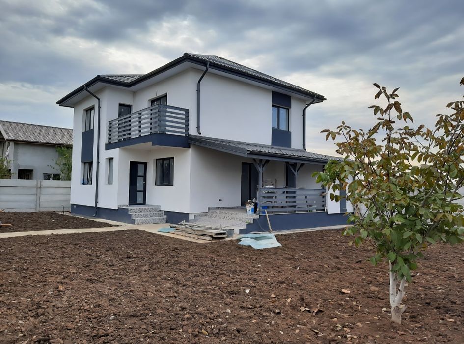 PROPRIETAR! Casa/Vila 4 camere 2 bai 175mp in Bâcu langa Dragomiresti