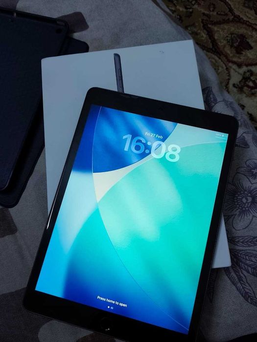 iPad 9-го поколения, 256 ГБ.