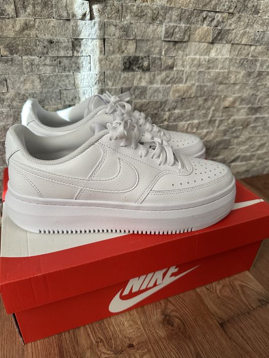 Обувки Nike номер 41