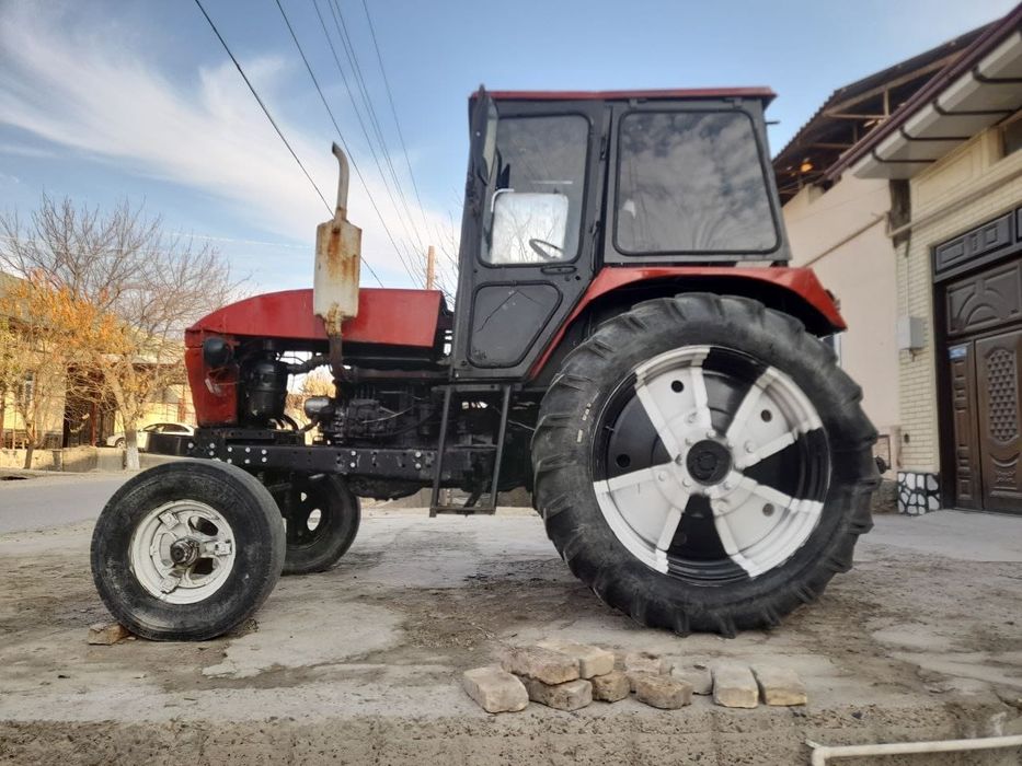 Ttz kabinada T-28 traktor sotiladi