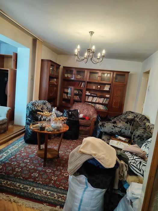 Apartament de vanzare  cu 4 camere Dambul -Pietros