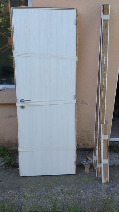 Vand usa noua 210H 76 latime