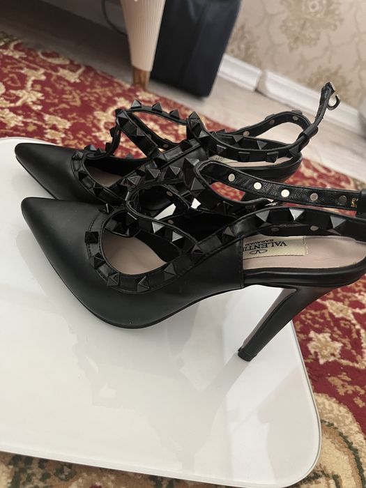 Продам туфли на каблуке