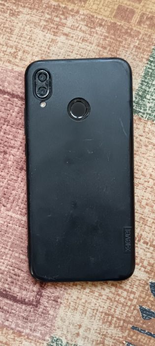 Смартфон Huawei P20 lite