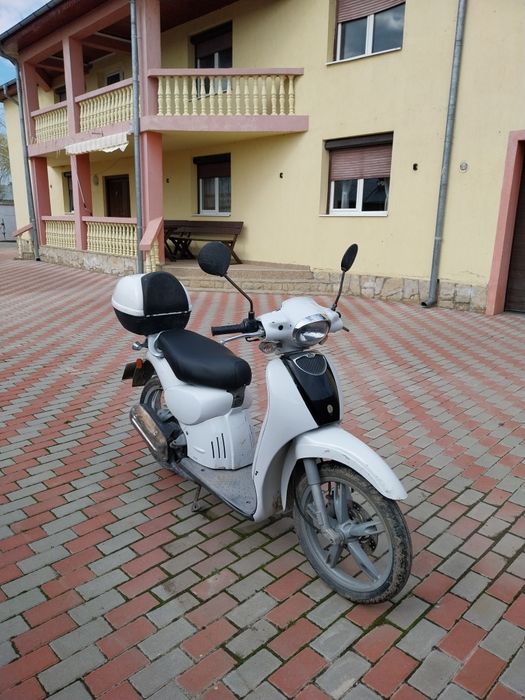 Scuter Aprilia Scarabeo 49cm