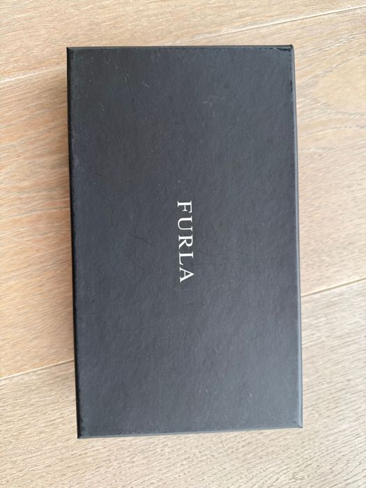 Козметичка Furla