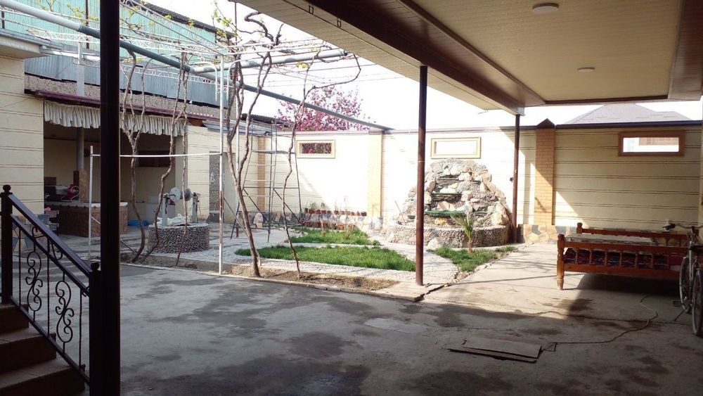 Ховли уй сотилади