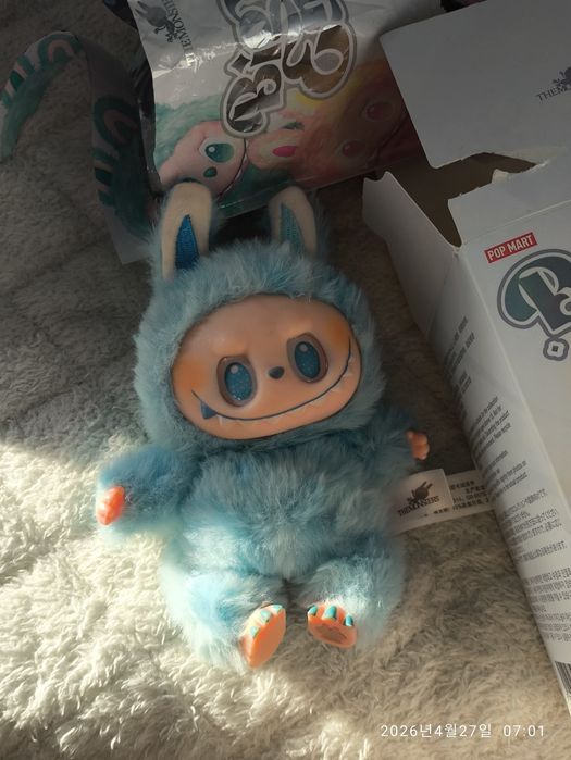 Игрушка-подвеска POP MART Labubu лабубу