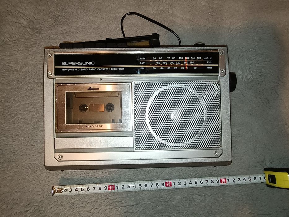 Radio casetofon marca Supersonic