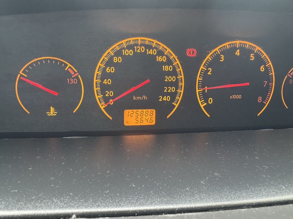 Se vinde  Nissan Primera