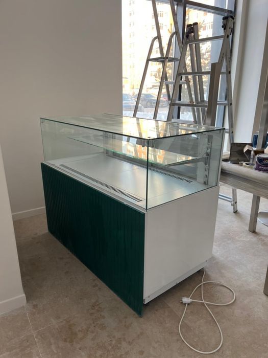 Продается витрина