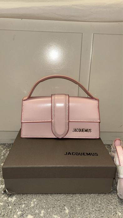 Geanta Jaquemus le Bambino powder pink pe stoc