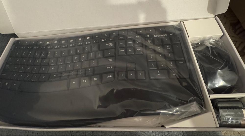 Kit tastatura + mouse wireless Microsoft comfort 5050