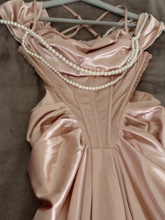 Платье Lacemade новое