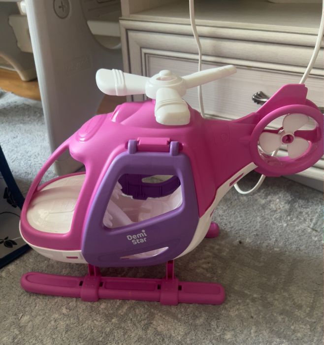 Продаю игрушку вертолет