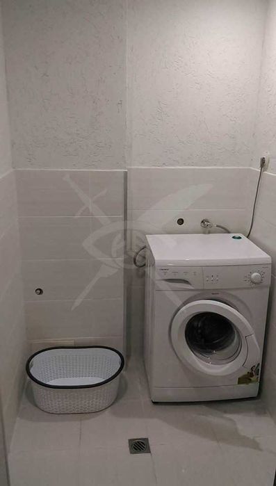 Продава се Тристаен апартамент в Пловдив, Южен - 92 кв.м за 971 €/кв.м - Снимка #2