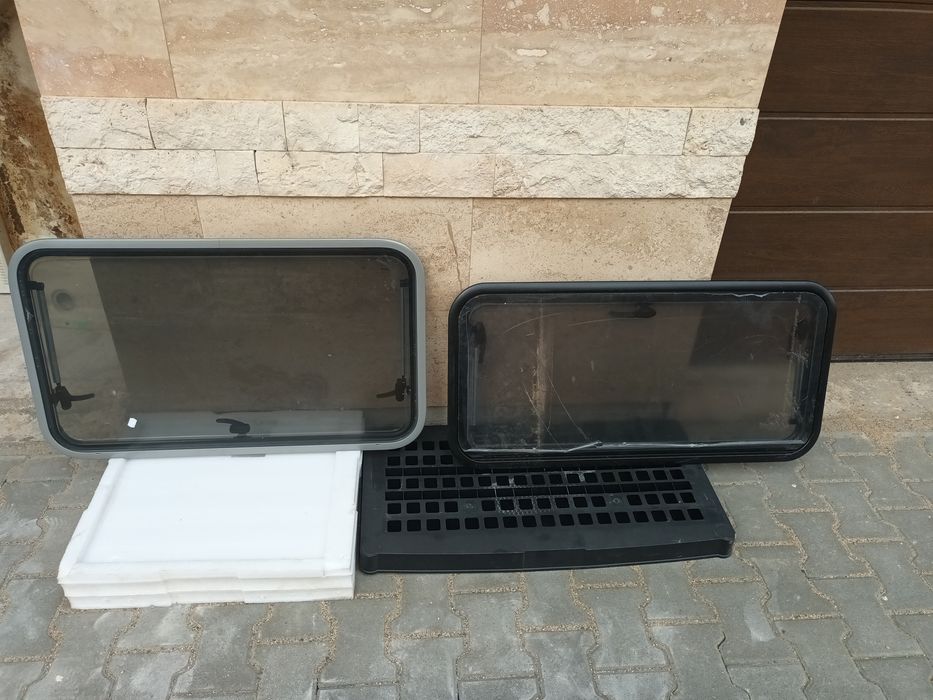 Врати(сервизни) ,комарници  и прозорци за Кемпери