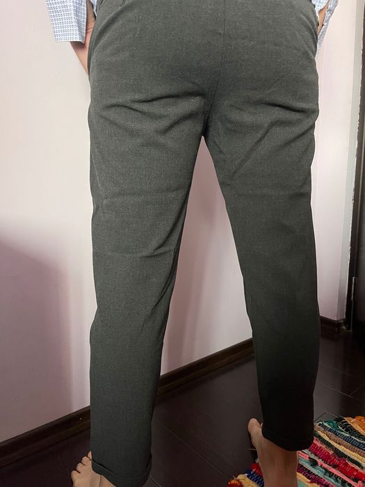 Pantaloni eleganti Bershka marimea 38