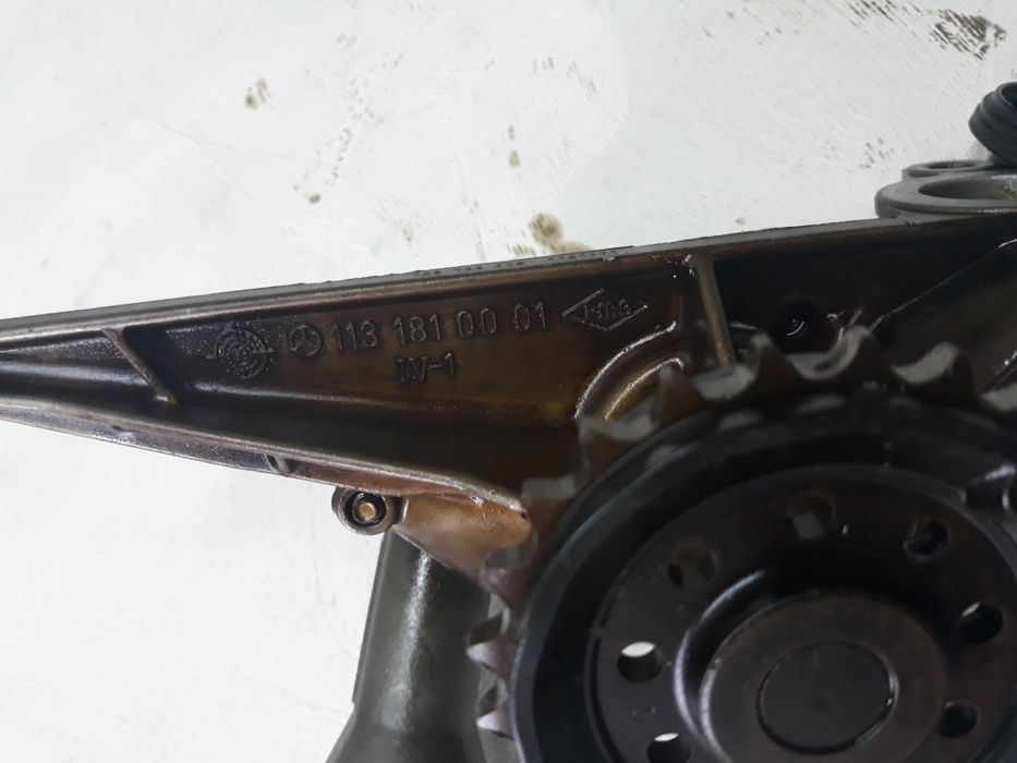 Масленна помпа и нивомер масло за мерцедес w210 E240