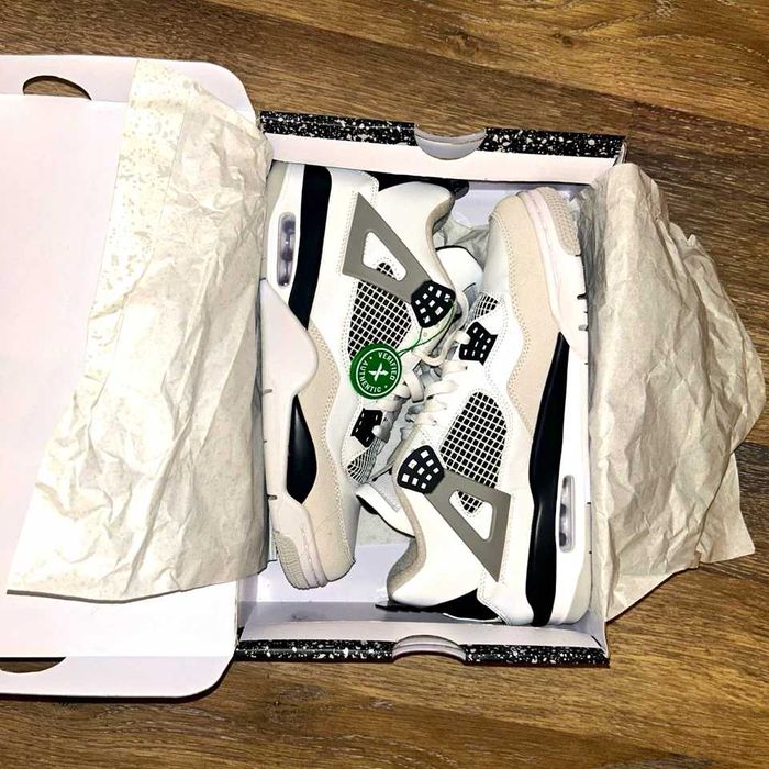 Jordan4 Military Black cu eticheta (nu Nike, Gucci, Adidas, Balenciaga)