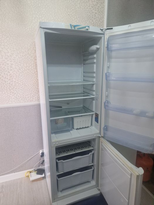 Продам холодильник
