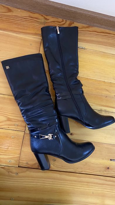 Женские сапоги