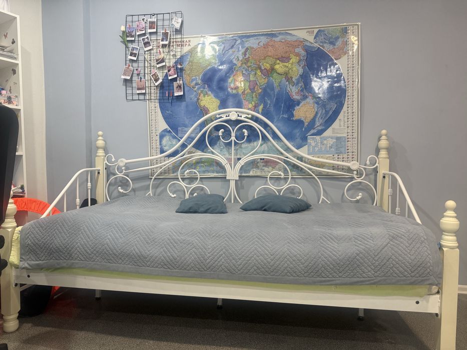 Продам детскую кровать для девочки