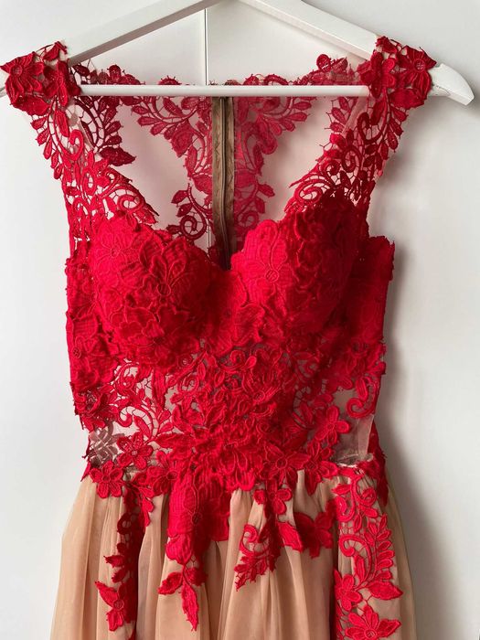 Rochie din dantelă și tull S